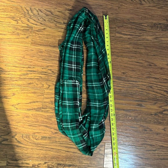 Green plaid infinity scarf - Picture 3 of 6
